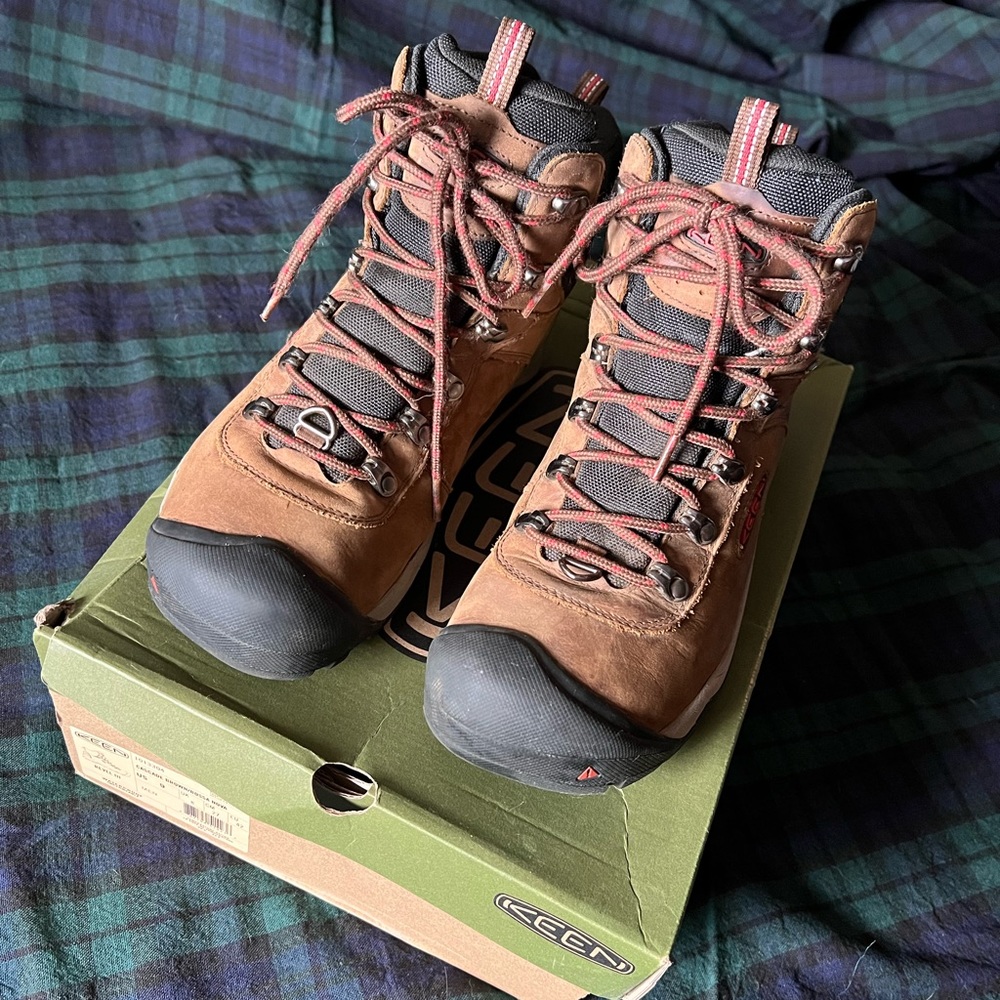 KEEN Revel III Waterproof Boots Men’s US9 Cascade Brown